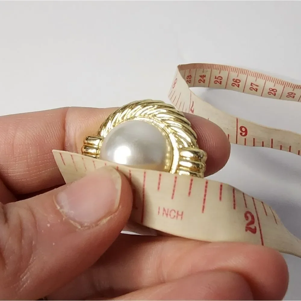 Vintage Gold Tone and Large Faux Pearl Round Brooch.